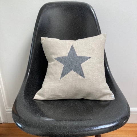 Star Cushion small (nat linen)